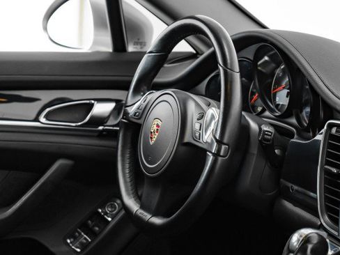 Used 2010 Porsche Panamera S RWD image 11