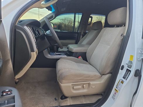 Used 2010 Toyota Tundra 4x4 Double Cab image 16