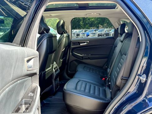 Used 2017 Ford Edge SEL w/ Equipment Group 201A AWD/4WD image 17