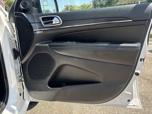 Used 2020 Jeep Grand Cherokee Limited X RWD image 16