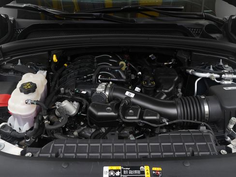 Used 2024 Jeep Grand Cherokee Altitude image 30