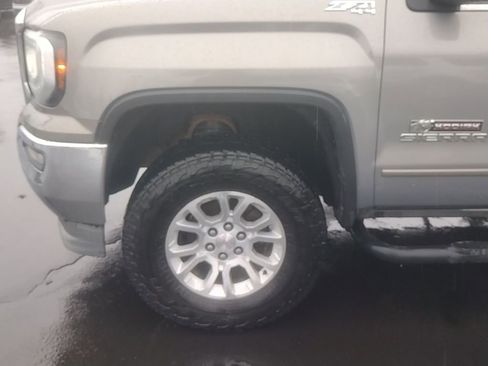 Used 2017 GMC Sierra 1500 SLE image 29