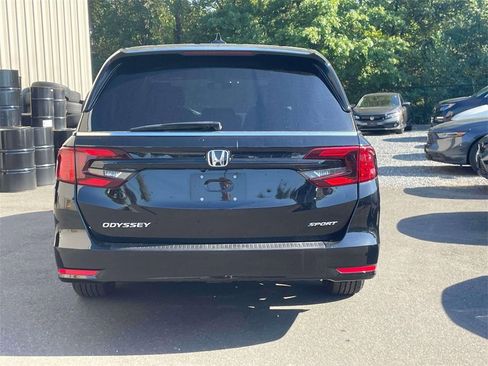 Certified 2023 Honda Odyssey Sport image 5