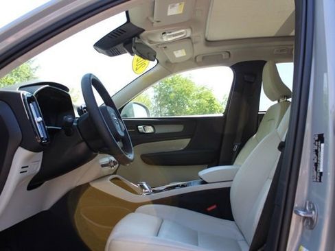Certified 2024 Volvo XC40 B5 Ultimate w/ Climate Package AWD/4WD image 26