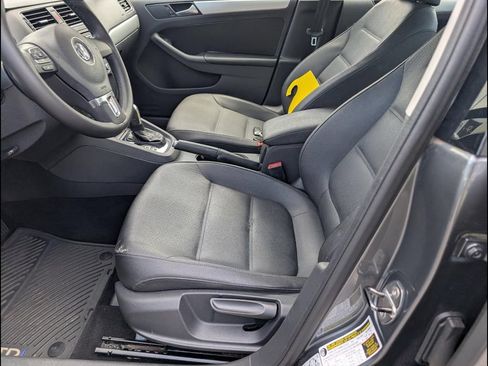 Used 2012 Volkswagen Jetta TDI FWD image 10