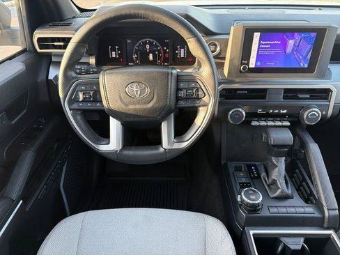 Certified 2025 Toyota 4Runner SR5 AWD/4WD image 15