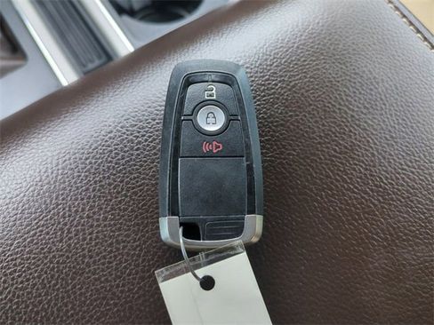 Used 2019 Ford F150 Lariat w/ FX4 Off-Road Package image 29