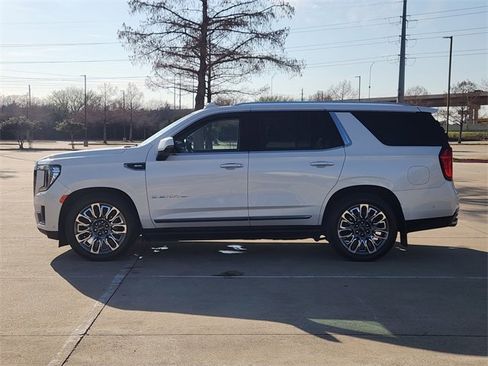 Used 2024 GMC Yukon Denali Ultimate w/ LPO, Floor Liner Package image 4