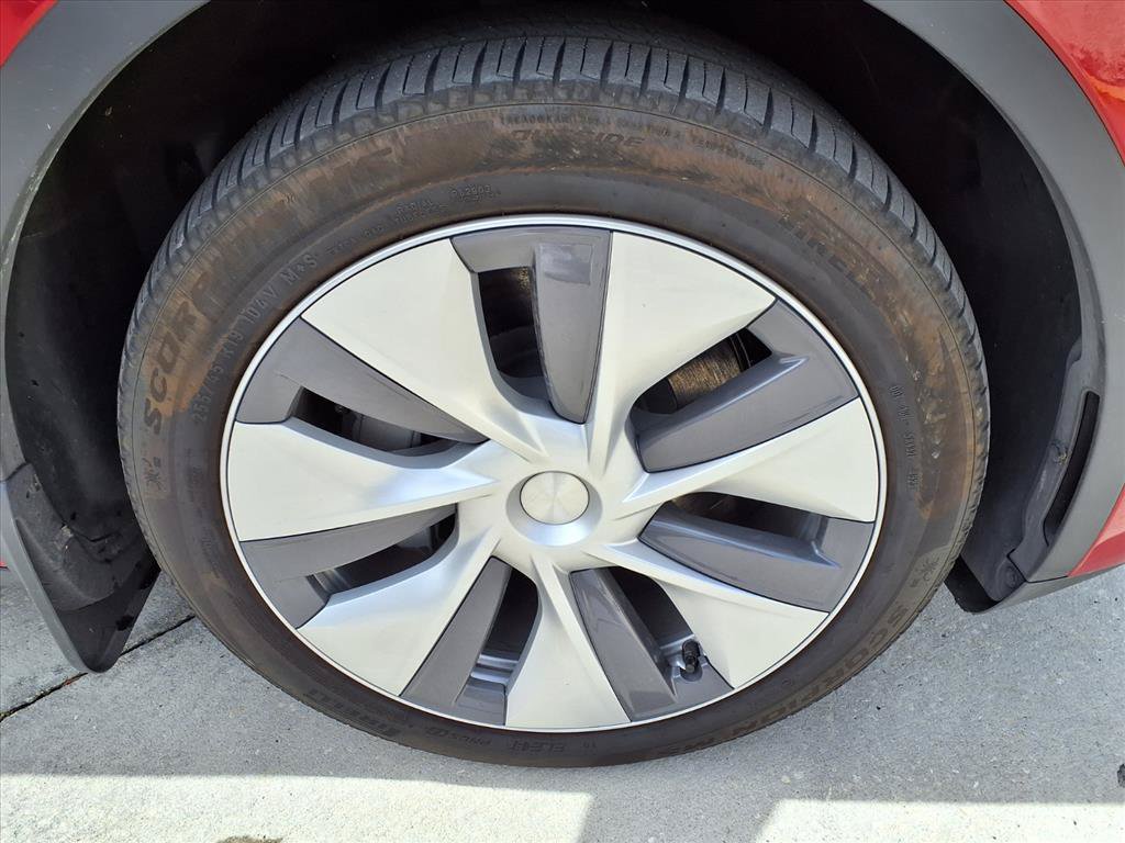 Used 2024 Tesla Model Y Long Range AWD/4WD image 7