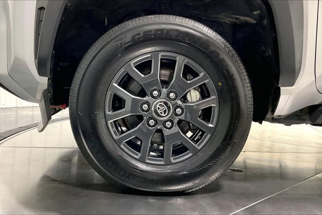 Certified 2025 Toyota 4Runner SR5 AWD/4WD image 10