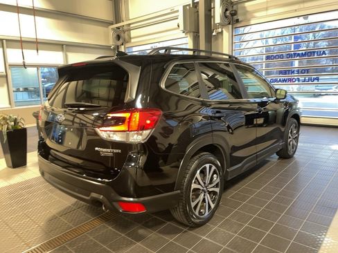 Used 2022 Subaru Forester Limited image 23