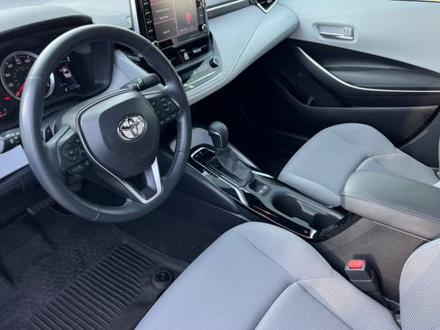 Used 2021 Toyota Corolla SE w/ SE Premium Package FWD image 9