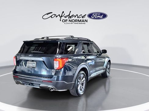 Used 2023 Ford Explorer XLT w/ Equipment Group 202A RWD image 8