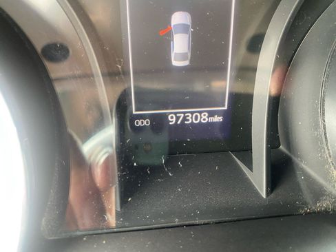 Used 2019 Toyota Camry SE FWD image 14