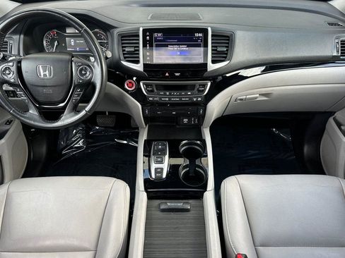 Used 2018 Honda Pilot Touring image 13