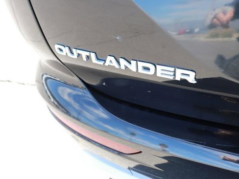 Used 2024 Mitsubishi Outlander SE image 6