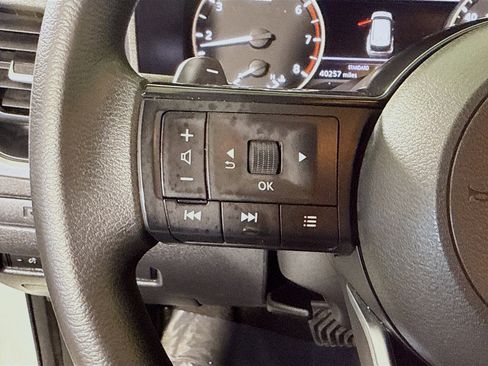 Used 2022 Nissan Rogue S image 14