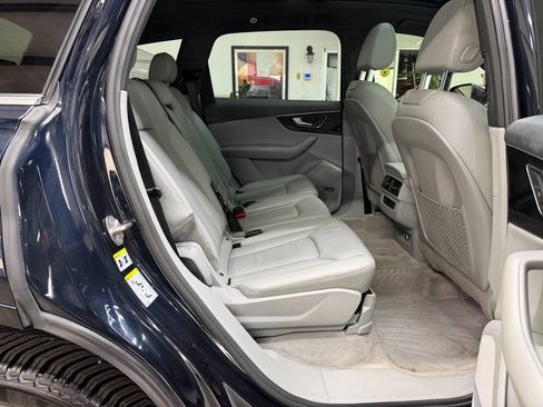 Used 2018 Audi Q7 3.0T Premium Plus w/ Premium Plus Package AWD/4WD image 16