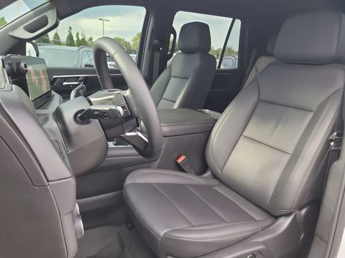 Used 2026 Chevrolet Tahoe LT w/ Comfort Package RWD image 23