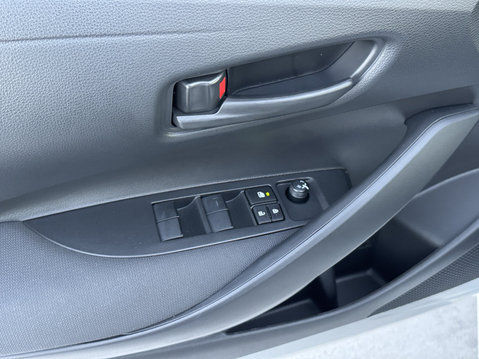 New 2027 Toyota Corolla LE FWD image 18