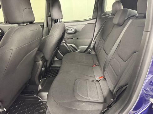 Used 2020 Jeep Renegade Latitude w/ Cold Weather Group AWD/4WD image 31