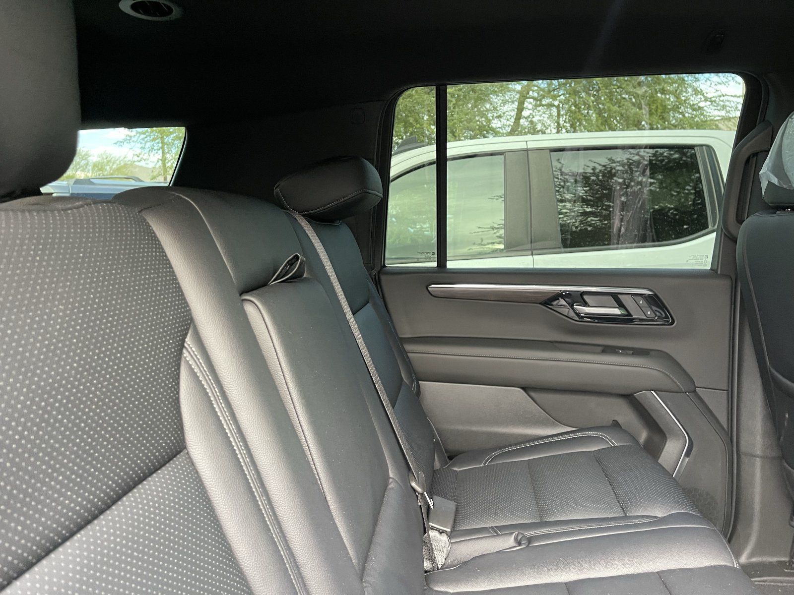Used 2026 Chevrolet Suburban LS w/ LS Custom Edition AWD/4WD image 7