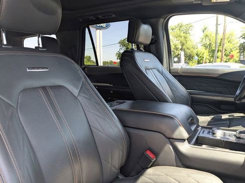 Used 2023 Ford Expedition Platinum AWD/4WD image 36