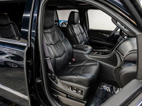 Used 2016 Cadillac Escalade Platinum image 41