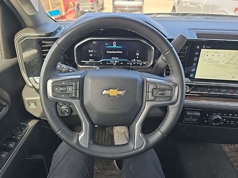 Used 2025 Chevrolet Silverado 1500 LT image 15
