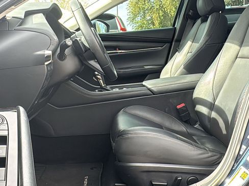 Used 2021 MAZDA MAZDA3 s image 23
