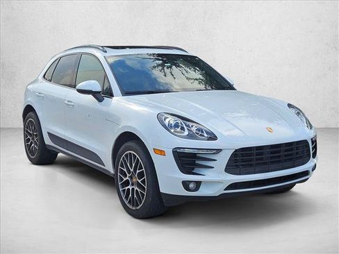 Used 2018 Porsche Macan AWD/4WD image 3