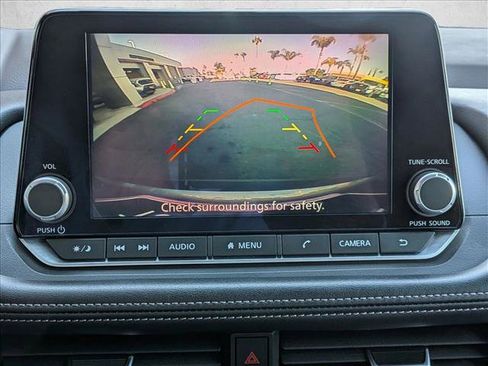 Used 2023 Nissan Rogue S FWD image 13