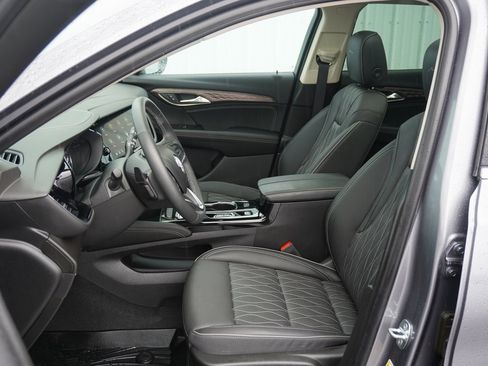 Used 2022 Buick Envision Avenir w/ Safety Package image 12