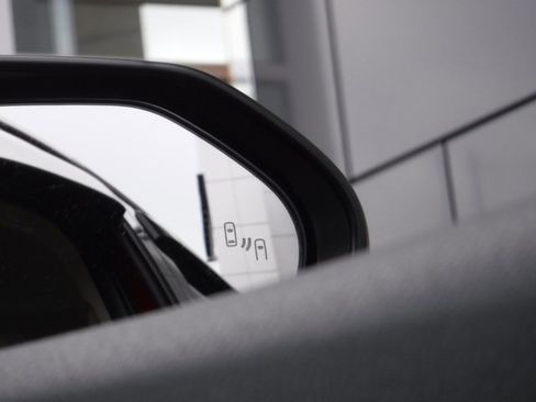 Used 2022 Toyota Camry XLE w/ Navigation Upgrade Package image 45