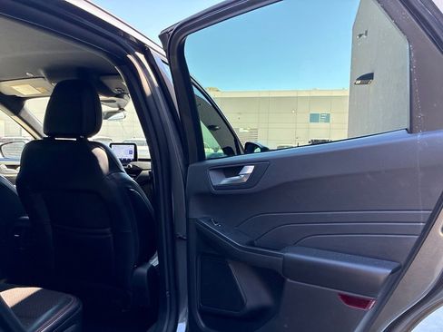 Used 2025 Ford Escape ST-Line AWD/4WD image 11