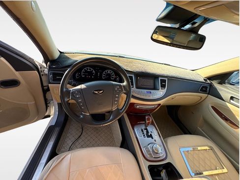 Used 2012 Hyundai Genesis 3.8 w/ Premium Pkg RWD image 10
