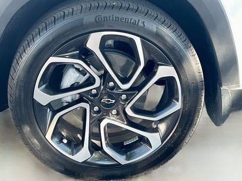 Used 2025 Chevrolet Trax RS w/ Driver Confidence Package FWD image 29