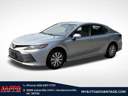 Used 2022 Toyota Camry LE FWD image 5