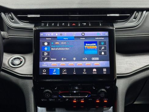 Used 2022 Jeep Grand Cherokee L Limited image 37