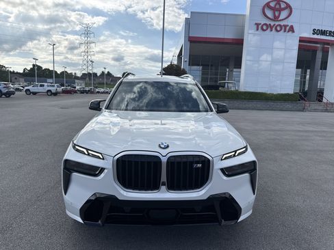 Used 2023 BMW X7 M60i image 9