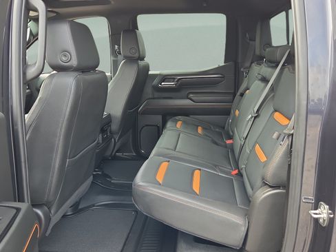 Certified 2025 GMC Sierra 1500 AT4 w/ Technology Package AWD/4WD image 10