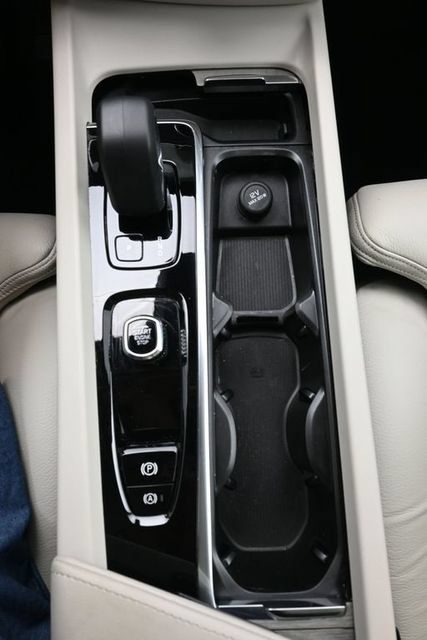 Used 2023 Volvo S60 B5 Ultimate w/ Climate Package FWD image 12