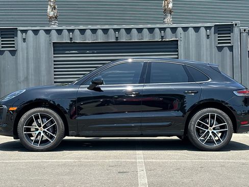 Certified 2023 Porsche Macan AWD/4WD image 2