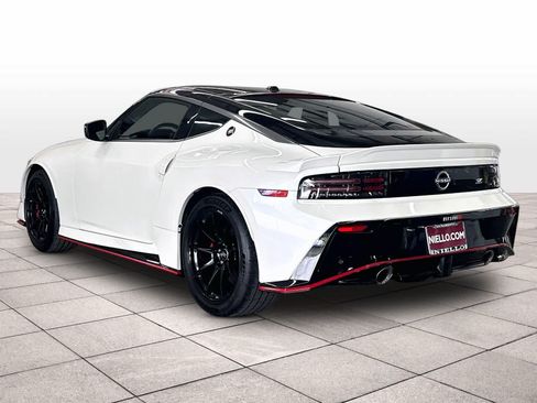 Used 2027 Nissan Z NISMO RWD image 7