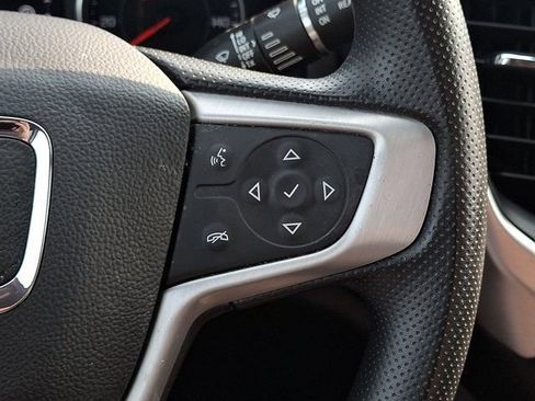 Used 2023 GMC Acadia SLE FWD image 26