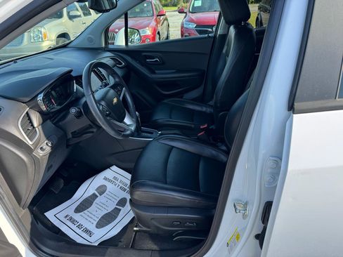 Used 2021 Chevrolet Trax LT w/ Premium Seat Package image 10