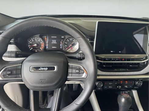 Used 2023 Jeep Compass Latitude w/ Convenience Group AWD/4WD image 16