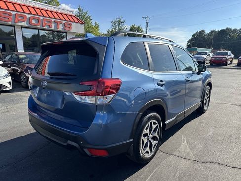 Used 2020 Subaru Forester Premium AWD/4WD image 5