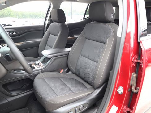 Used 2022 GMC Acadia SLE w/ Driver Convenience Package FWD image 14
