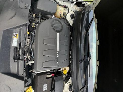 Used 2015 Jeep Cherokee Limited w/ Trailer Tow Group FWD image 18